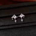 Élégantes boucles d'oreilles clous cristal carré et étoile en argent, vue détaillée - Argent