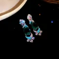 Elegante smaragdgrüne Tropfenohrringe mit blauer Emaille und funkelnden Zirkonia-Steinen - Silberner Ohrstecker - Silber - Grün