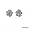 Minimalistische florale Edelstahl-Ohrstecker mit strukturierten Blütenblättern in Silber - 28mm Fünfblättrige Blumenstil / Silber