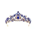 Vue de face d'un élégant diadème de mariée en or orné de strass bleus de taille marquise - Style Strass Bleu Royal / Or