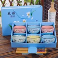 Coffret cadeau élégant de 6 bols en céramique et baguettes avec des motifs floraux pastels - Style Prunier sous la Neige 6 Bols 6 Baguettes