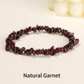 Bracciale elastico in schegge di granato naturale rosso scuro con finitura lucida - 5-8 mm / Granato