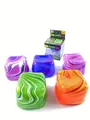Vue détaillée de jouets de décompression en forme de cube aux textures marbrées colorées. - Squishy Cube Motif Tourbillon 5,5CM (Pack Boîte) Couleur Aléatoire