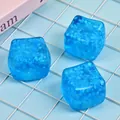 Blauer durchscheinender Eiswürfel-Squishy mit Schneeflocken zur Stressbewältigung - 4,5CM Schneeflocke Serie Würfel Squishy (OPP Beutel) Zufällige Farbe
