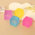 Farbiges Simulations-Eiswürfel-Squeeze-Spielzeug mit Slow-Rebound-Effekt für Kinder - 3CM Transparent Würfel Squishy (OPP Beutel) Zufällige Farbe