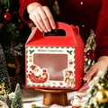 Rote Weihnachts-Geschenkbox aus Karton mit Fenster und Weihnachtsmann-Muster für Süßigkeiten - S-73 (Schlitten Rentier Fensterbox)