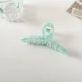 Pince à cheveux élégante en acrylique vert menthe pour femme avec fini texturé - Enveloppé de Tissu / Vert