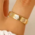 Minimalist gold plated stainless steel ring with sparkling zircon flower pattern for women - Floral Rhinestone Thin Ring (K-103) / Gold