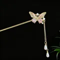 Eleganter goldener Schmetterlings-Haarstab mit rosa Steinen und Perlenquaste für Hanfu - Rosa Strass-Schmetterling Perlen-Quasten-Stil (2637) / Gold