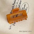 Amber acetate hair claw clip French vintage style minimalist mini shark clip 4.5cm - Hollow Brown