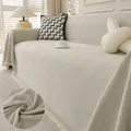 Copridivano in ciniglia beige con motivo a spina di pesce e frange, variante - Fazzoletto Con Motivo A Spina Di Pesce - Beige / 180*130