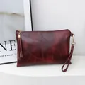 Pochette enveloppe vintage bordeaux en similicuir à texture géométrique et gland - Rouge Texturé