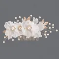 Pettine per capelli da sposa con fiori in rete bianca e accenti di perle in finitura dorata - Pettine Versatile Da Sposa Golden Bridal Hs-j7479g