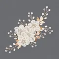 Peigne à cheveux élégant pour mariée avec fleurs en maille blanche, perles et strass - Peigne à Cheveux Fleur Style Forêt Doré (HS-J7072G)