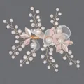 Peigne à cheveux de mariée avec perles, dentelle blanche et feuilles d'or sur fond gris. - Barrette à Cheveux Fleur en Perles Artificielles Dorées (HS-J6579G)