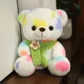 Orsetto di peluche arcobaleno tie-dye con sciarpa verde e dettaglio floreale - Orsetto Colorato - Sciarpa Verde / 20-30cm
