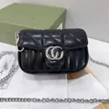 Sac à bandoulière élégant en cuir véritable matelassé noir avec bandoulière chaîne - Boîte Pliante Noire Avec Étiquette Argentée