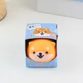 Simpatico giocattolo antistress Shiba Inu squishy nella sua confezione blu di vendita - Pezzo Singolo / 7*55 Cm