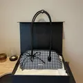 Bolso de hombro retro de cuadros blancos y negros con lazo y dije de corazón - Rejilla Negra