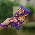 Grote lange paarse canvas portemonnee met etnisch borduurwerk en kleurrijke bloemen - Paars