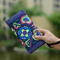 Lange etnische geborduurde bloemen canvas portemonnee in marineblauw met polsbandje - Donkerblauw