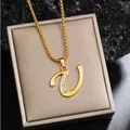 Collier pendentif lettre U élégant plaqué or avec des strass blancs étincelants pour unisexe - Chaîne En U Plaquée Or