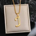 Élégant collier pendentif lettre J plaqué or avec des cristaux de zircone cubiques brillants - Chaîne Plaquée Or J