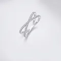 S925 Sterling Silber Ring mit 41 runden Moissanit-Steinen in Weißgold-Finish verflochten - 41 Moissanit Steine (R13178)