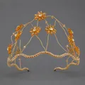 Cerchietto da sposa fatto a mano in maglia dorata con fiori di cristallo ambra lucenti - Champagne