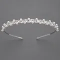Elegante cerchietto argentato ornato con zirconi marquise e perle bianche tonde - Cerchietto per Servizio Fotografico per Ragazza di Lusso (TS-J3439S)