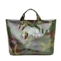 Modische Camouflage-Einkaufstasche mit glänzendem Finish und großen Handgriffen - Camo Grün