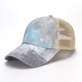 Ademende mesh baseballpet met een grijs en blauw tie-dye marmeren printpatroon. - Verstelbaar / Grijs