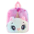 Primer plano de una mochila de unicornio de felpa suave con cuerno brillante y bordado - Unicornio de Color de Ojos Grandes