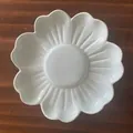 Nordic style ceramic flower-shaped jewelry dish in elegant light blue glaze - Style B - White (13*13*2)
