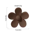 Detailed view of matte brown flower hair claw clip with 7cm size markings and 23g weight - Flower Dark Brown - 7cm