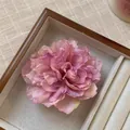 Élégante barrette à cheveux vintage à pivoine en soie rose dans un coffret à bijoux - Violet