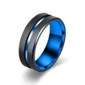 Moderner schwarzer Edelstahlring mit gebürstetem Finish und blauem Innenband für Herren. - Größe 7 / 8mm Blaue abgeschrägte Kante