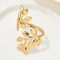 Vintage gouden bladring met een delicaat botanisch olijftakontwerp - Olijftak Blad Stijl (SKU (1))