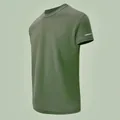 Detaillierte 3D-Ansicht eines olivgrünen, schnelltrocknenden Sport-T-Shirts mit Reflektorstreifen - S / Grün