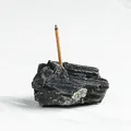Natürlicher schwarzer Turmalin-Räucherstäbchenhalter mit 3mm Loch - Schwarzer Turmalin / 2-3cm