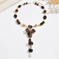 Collana vintage con perline marroni e frange, pendente a fiore e perla a goccia - Oro-Marrone (X3482)