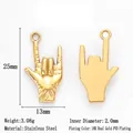 Pendentif geste de la main rock en acier inoxydable plaqué or 18K sous vide pour bijoux - Geste I Love You Doré (Q297)
