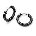 Detalle macro de pendientes de aro de acero de titanio negro con textura de diamante - Negro / 2.5*8