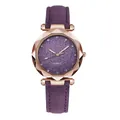 Detailopname van dameshorloge met paarse glitterwijzerplaat en strassteen indexen - Alleen horloge / Paars