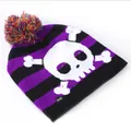 Halloween LED-leuchtende Strickmütze mit lila Streifen und Totenkopf-Design für Partys - Violetter Totenkopf