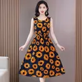 Robe mi-longue sans manches bleu marine à imprimé tournesols avec taille cintrée - M / Bleu Foncé Tournesol (F20)