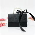 Élégante boîte à bonbons de mariage noire avec motif floral et poignée en perle - Noir