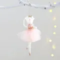 Handgefertigter Maus-Ballerina-Anhänger mit rosa Tütü und Goldkrone für Tannenbaum - Grüßend (Stil B)