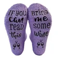 Detalle de calcetines de forro polar morados con impresión antideslizante de vino - Talla única / Púrpura oscuro