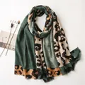 Elegante sciarpa lunga leopardata da donna, scialle protettivo solare leggero e morbido - Oltre 175cm / Verde